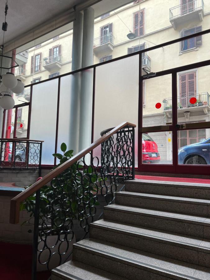 Splendido Appartamento Vicino Alla Metro Turin Exterior photo